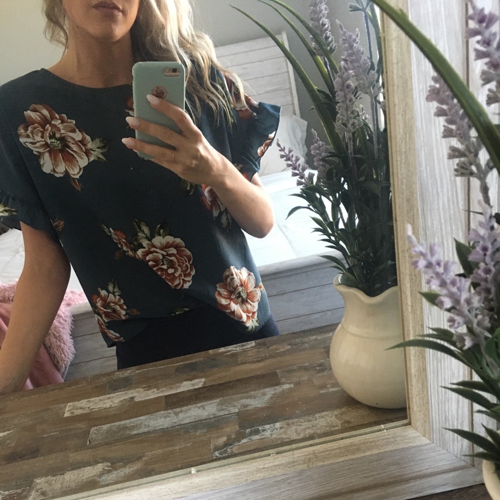 Floral Bell Sleeve Tie-Back Flowy Spring Top